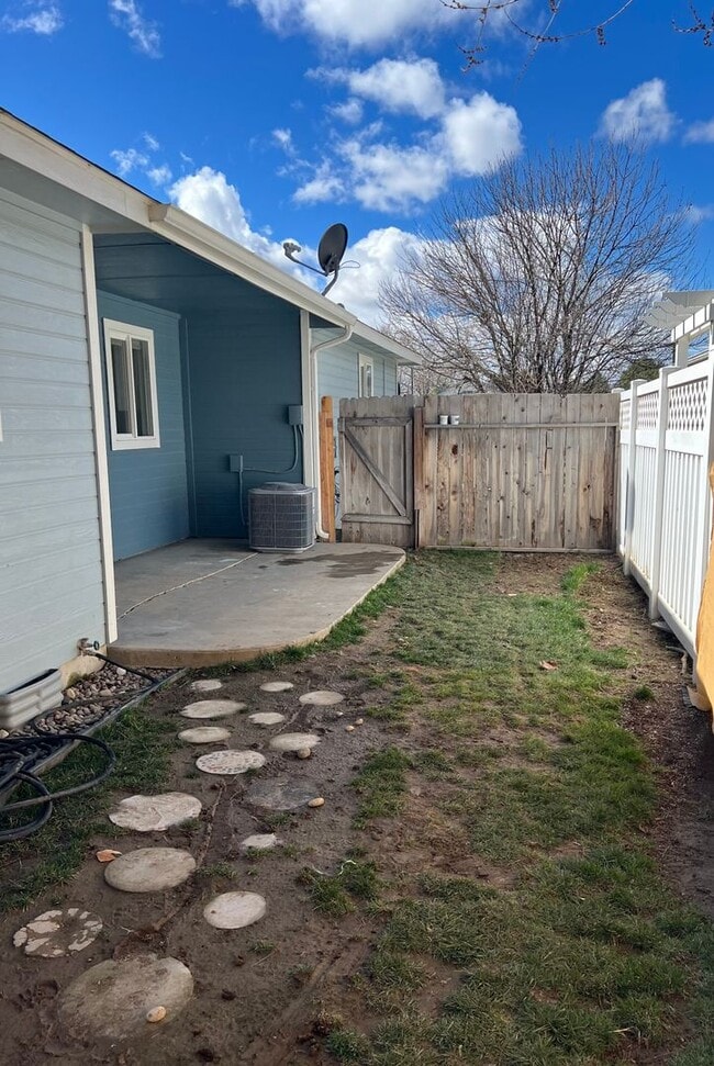 Building Photo - Coming soon! 3 bed single family home on a...