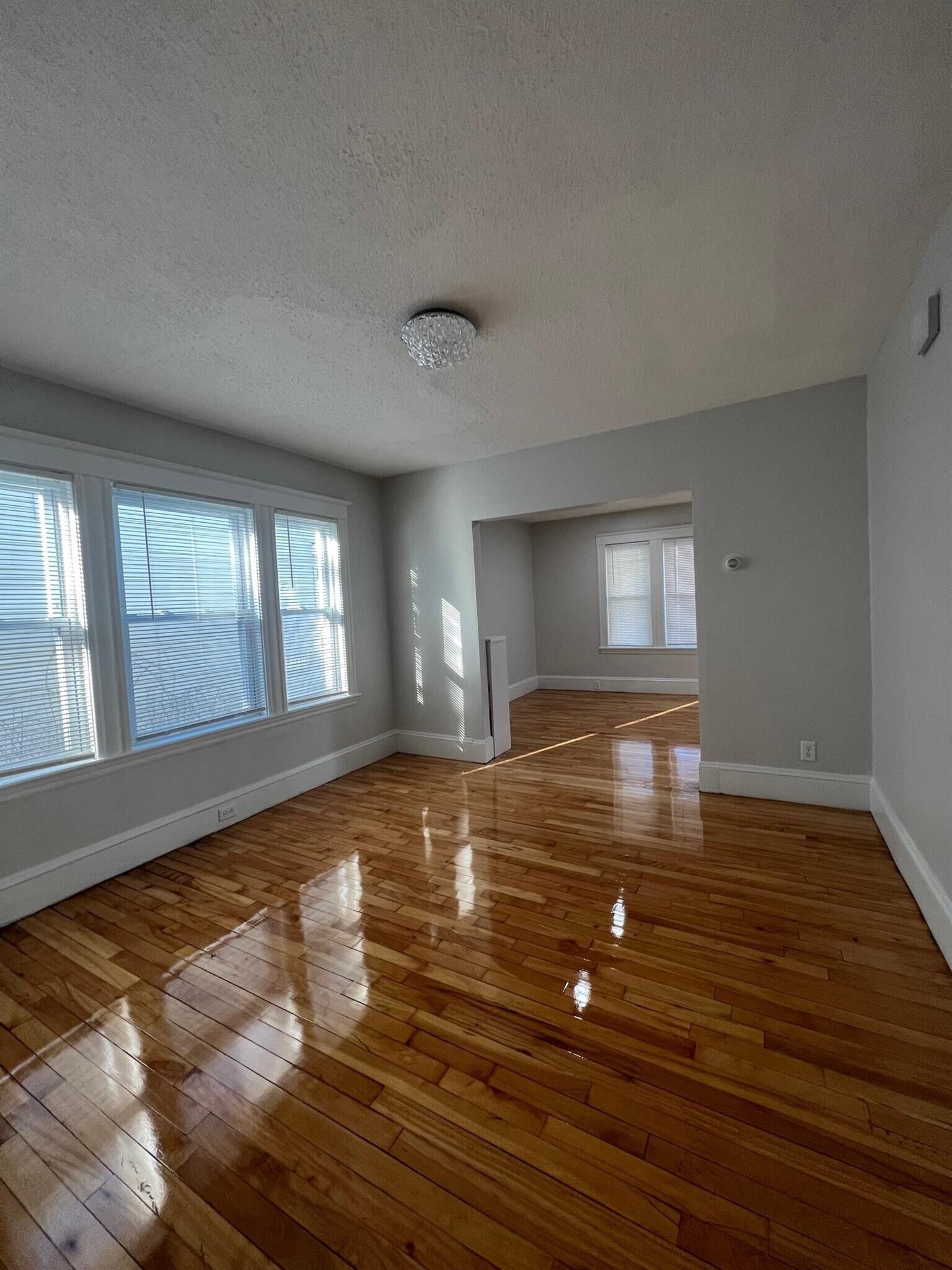 Building Photo - 10 Cady Ave