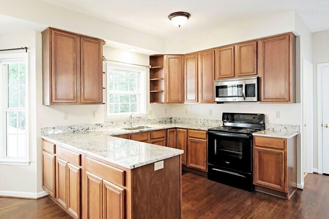 Building Photo - Move-In Ready, Dog-Friendly Preddy Creek Home