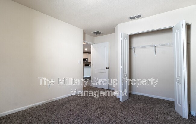 Building Photo - 15668 Strawberry Roan Ct