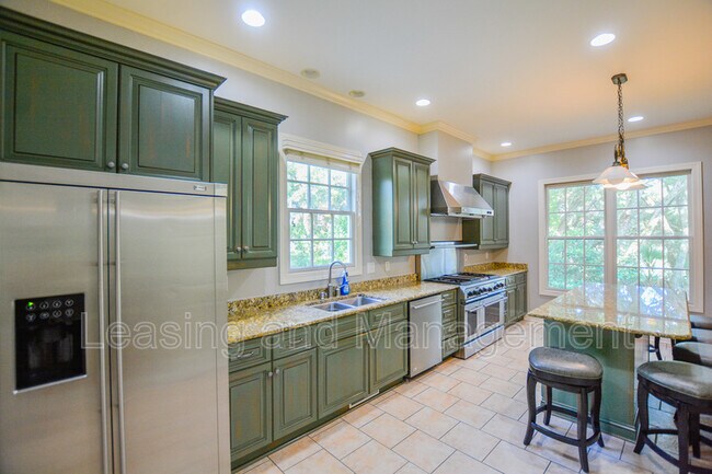 Building Photo - 1666 Back Creek Rd