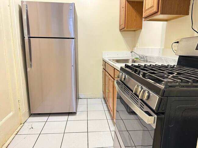 Building Photo - 40 Chester St