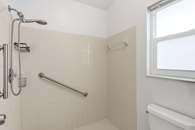Building Photo - 2171 NW 76th Ave