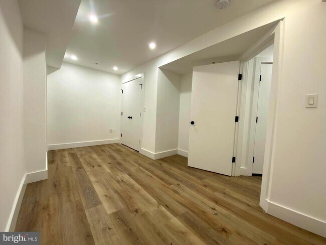 Building Photo - 3126 16th St NW
