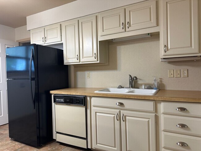 Building Photo - Elegant Home in Central Lubbock Available ...