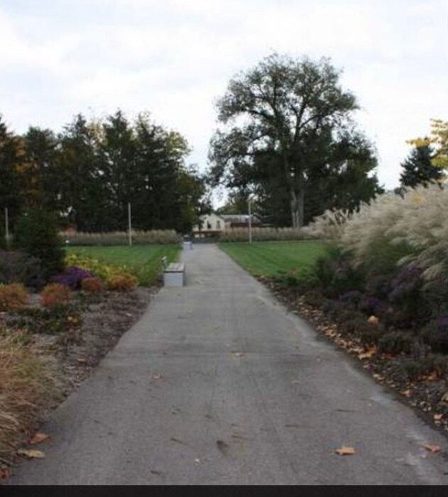 Building Photo - 742 S Front St