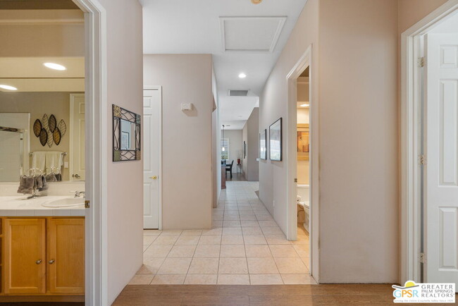 Building Photo - 40870 Avenida Rosario