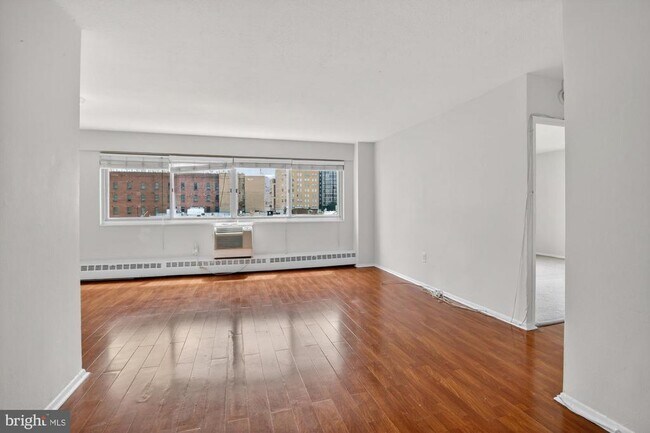 Building Photo - 2101 Chestnut St
