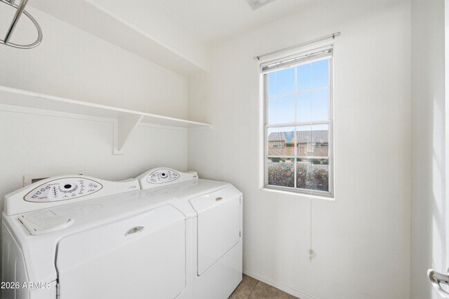 Building Photo - 12675 S 175th Ave