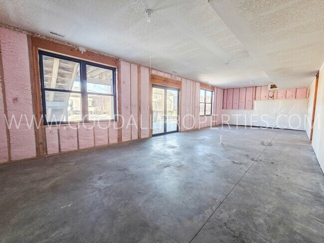 Building Photo - 4-Bedroom Walkout with 3-Car Garage in Waukee Schools