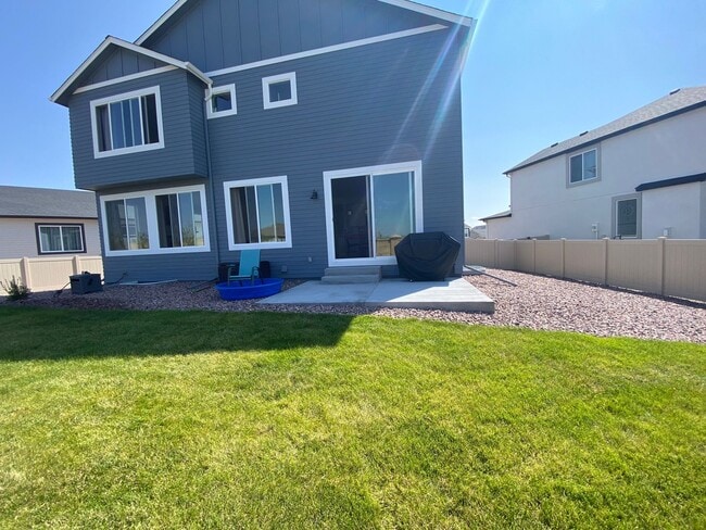Building Photo - STUNNING 4BD/3.5BA HOME IN CUMBRE VISTA | ...