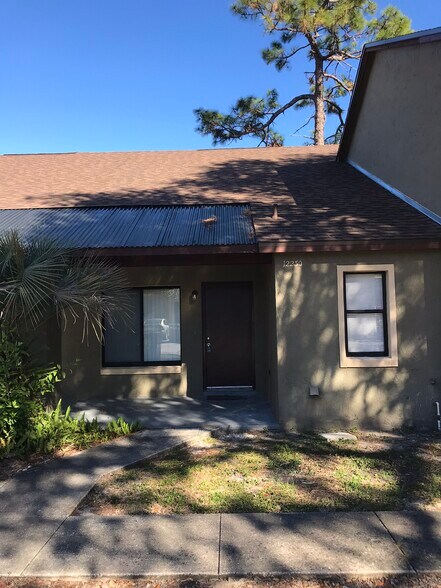 Building Photo - 12230 Fox Hound Ln