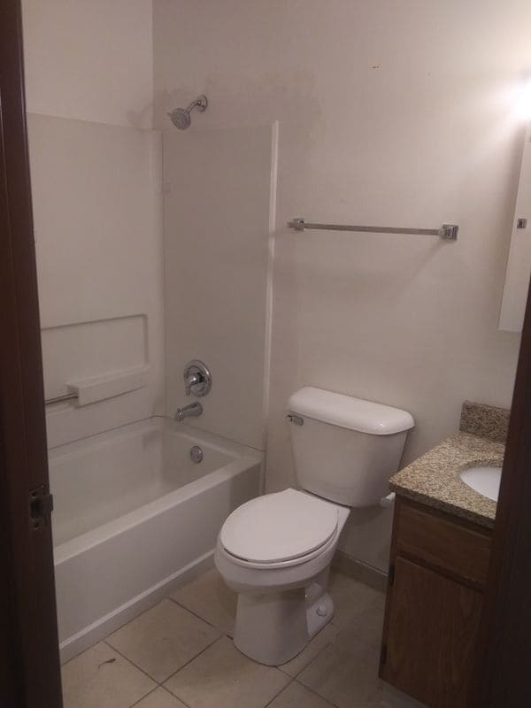 Building Photo - 755 Inland Cir