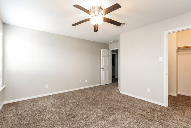 Building Photo - 29050 Village Creek Loop