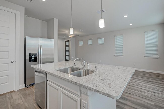 Building Photo - 4103 Split Ivy Dr