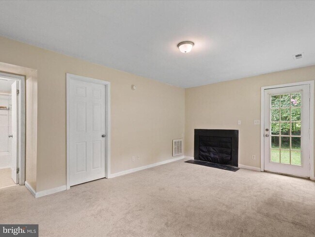 Building Photo - 10611 Cobblestone Dr