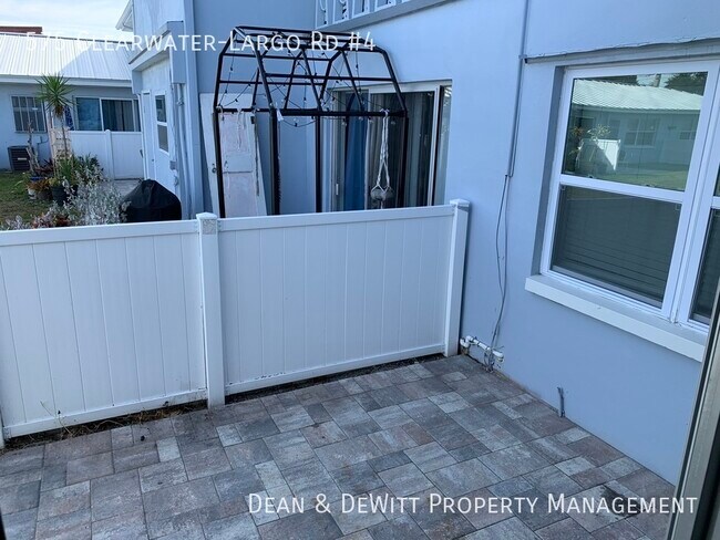 Building Photo - 575 Clearwater Largo Rd