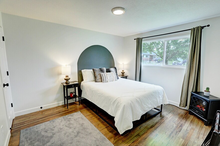 Building Photo - 2630 NE 111th Ave