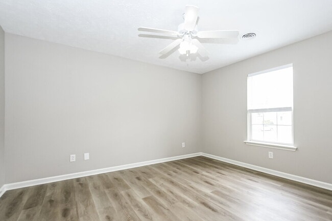 Building Photo - 2014 Penmar Dr