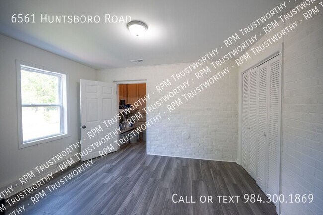 Building Photo - 6561 Huntsboro Rd