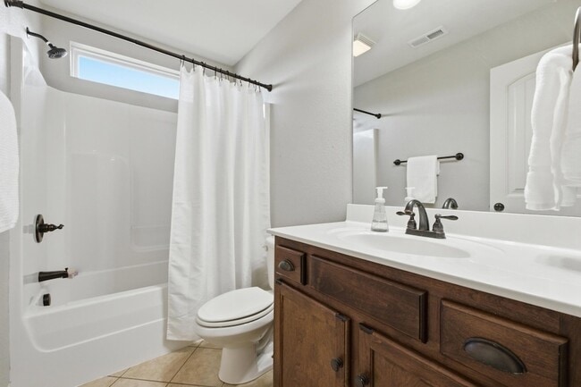 Building Photo - 723 Windrush Loop