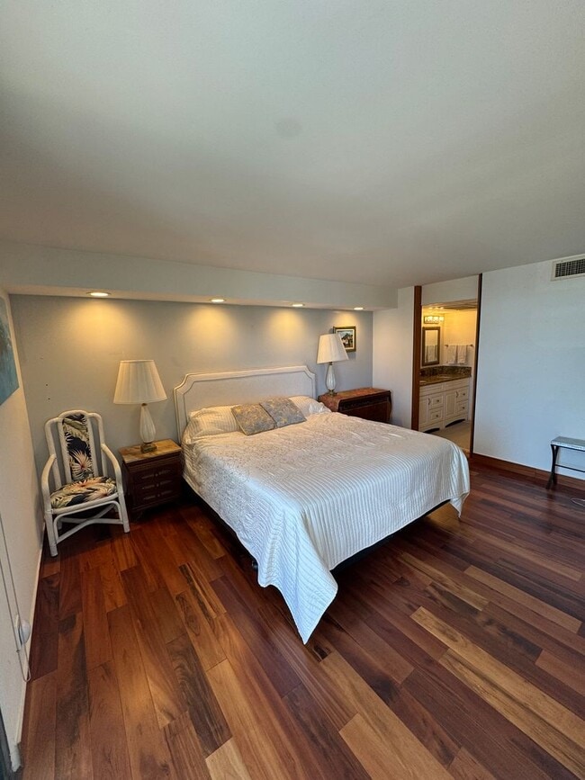 Building Photo - Luxury High-Rise Living with Panoramic Ocean Views at Yacht Harbor Towers
