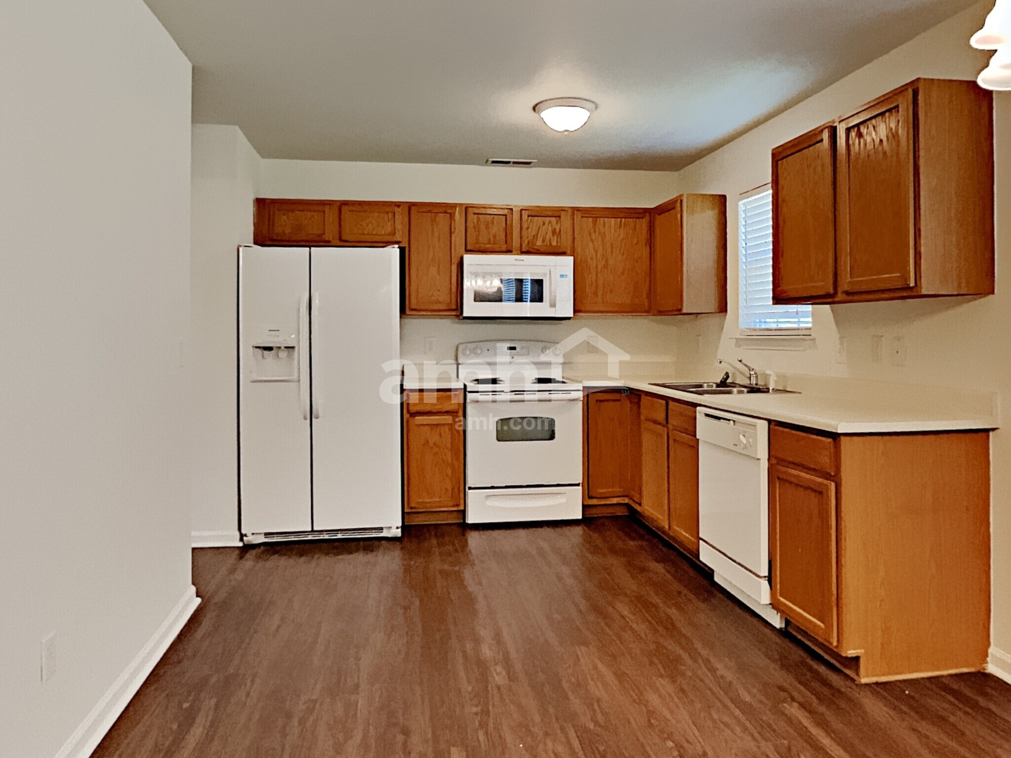 Building Photo - 117 Rock Glen Ct