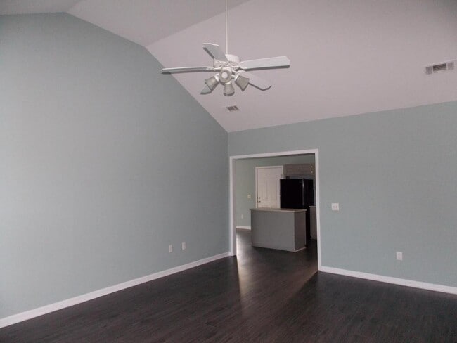 Building Photo - FALL 2026-2086 Gabbies Run