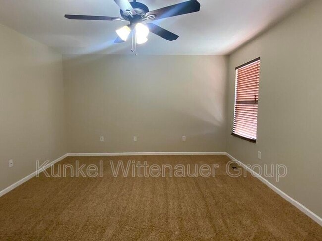 Building Photo - 108 Meadowcrest Dr