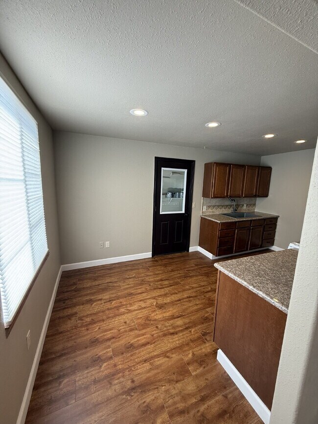 Building Photo - "Charming 2-Bed Oasis in Westminster – Cozy Living"