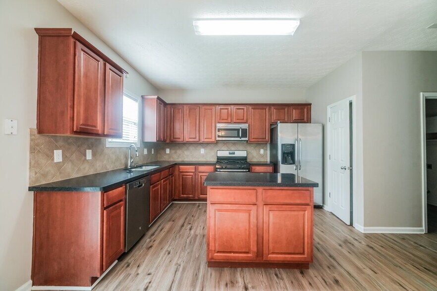 Building Photo - 216 Winterbury Dr