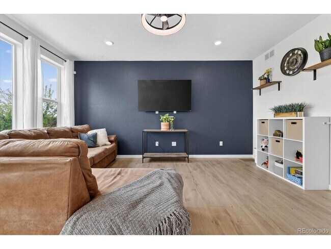 Building Photo - Spacious & Bright, Multi-Level 3BR 3BA in Commerce City w/ Private Yard!