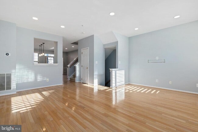 Building Photo - 351 Livermore Ln