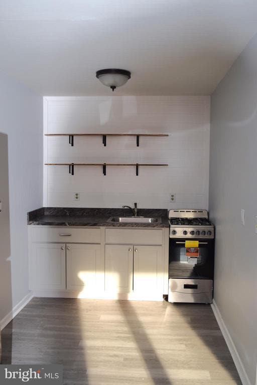 Building Photo - 901 Laurel St