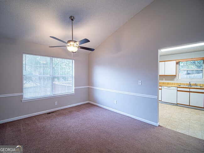 Building Photo - 4223 Lakes End Dr NW
