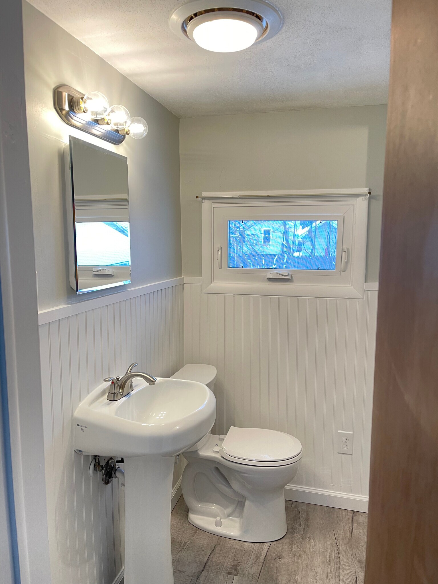 Building Photo - 104 Lynhurst Ave