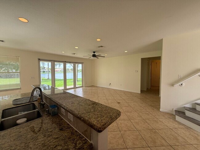 Building Photo - 2793 Shaughnessy Dr