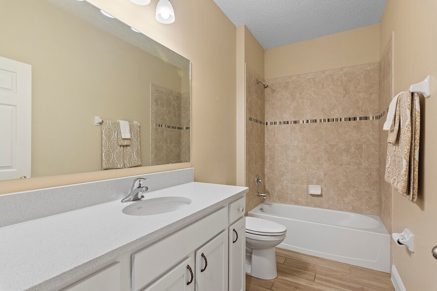 3rd bathroom - 2557 Saint Lucia Cir