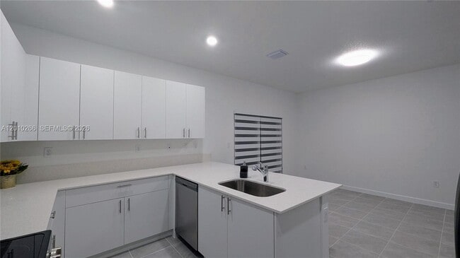 Building Photo - 2628 SE 28th Dr
