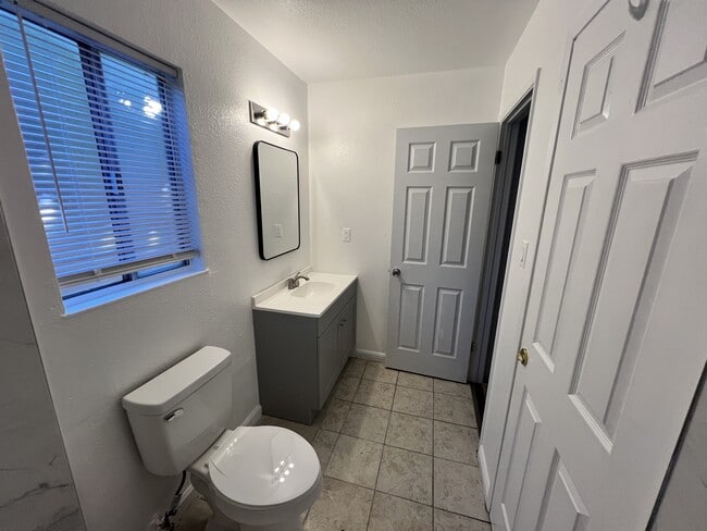 Building Photo - 2321 Banyan Way