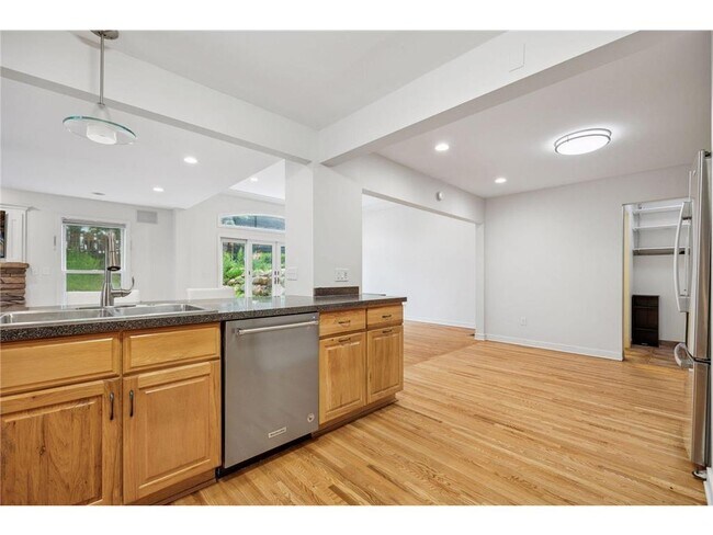 Building Photo - 4016 Kipling Ave