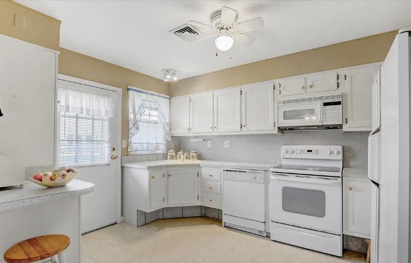 Building Photo - 455B Portsmouth Dr