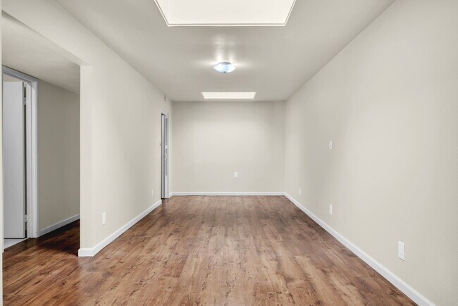 Building Photo - Move-In Ready 3BR/2BA Near UC Davis, Pets Welcome