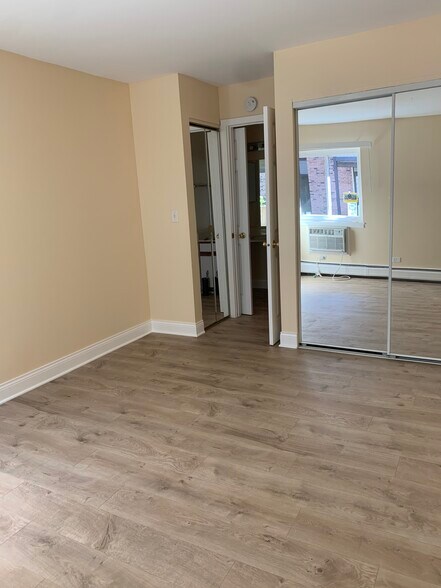 Building Photo - 1813 Hemlock Pl