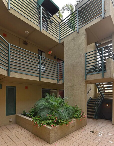 Building Photo - 8132 Camino Del Sol