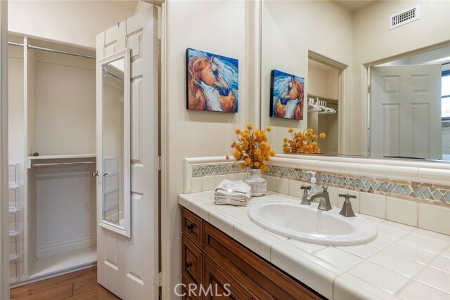 Building Photo - 8 Night Sky