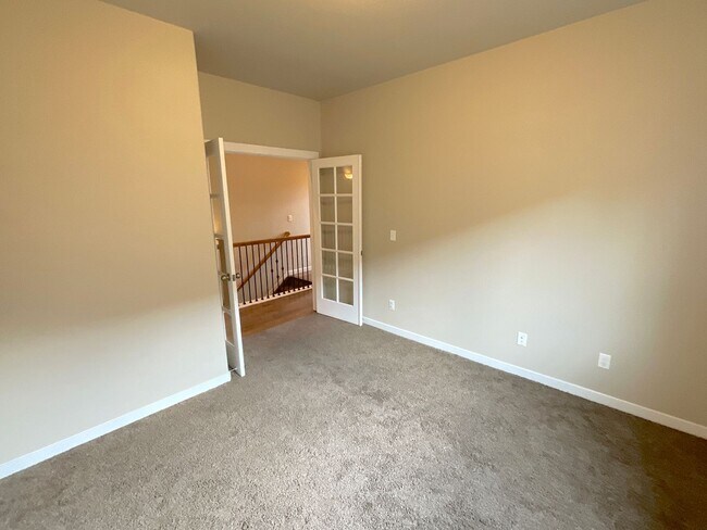 Building Photo - 4 Bedroom Home Available Near Woodmoor Dr ...