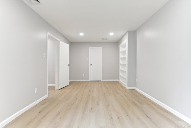 Building Photo - 48 Spyglass Cir