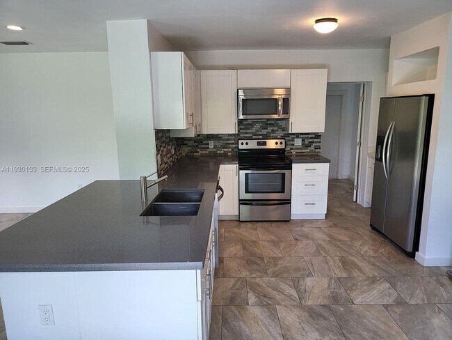 Building Photo - 8575 SW 125th St