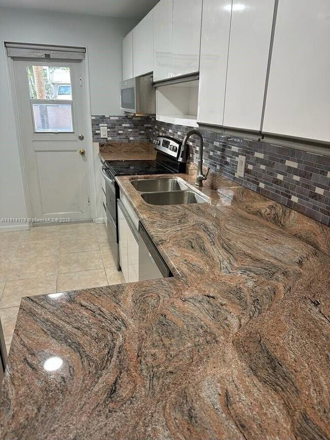 Building Photo - 4500 N Federal Hwy